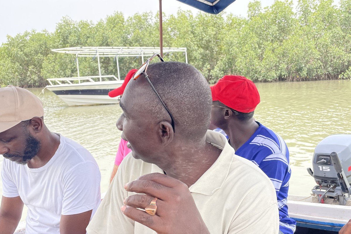 Sita Joyeh Baobab Island Resort boat trip through mangroves